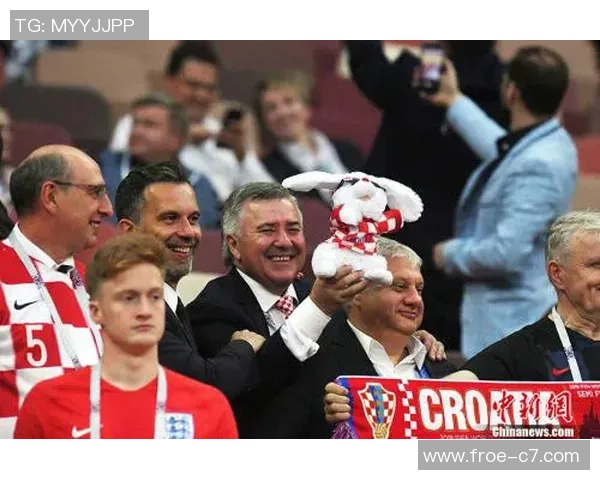 普卡雄起！现场球迷热心为克罗地亚加油 张本智和困难赢球比心谢场